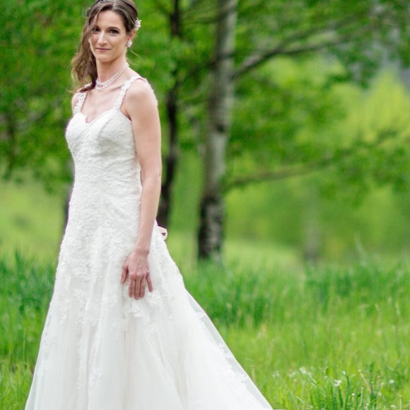 Essense of Australia Size 2/ 0 D2122 Wedding Gown - Picture 6 of 8